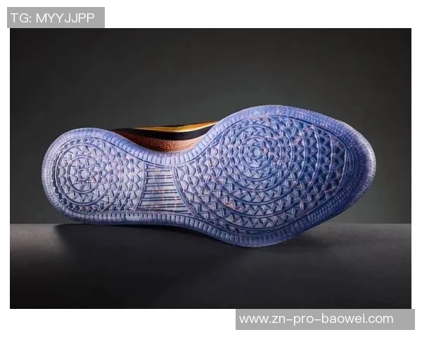 布克首次亮相新款签名鞋布克2代球鞋在比赛中引发关注 布克首次亮相新款签名鞋布克2代球鞋在比赛中引发关注