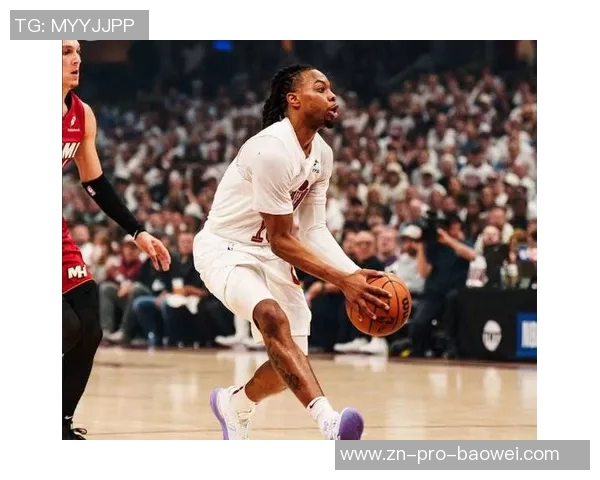 米切尔表现稳健全能发挥助力球队取得胜利贡献22分6篮板4助攻等数据